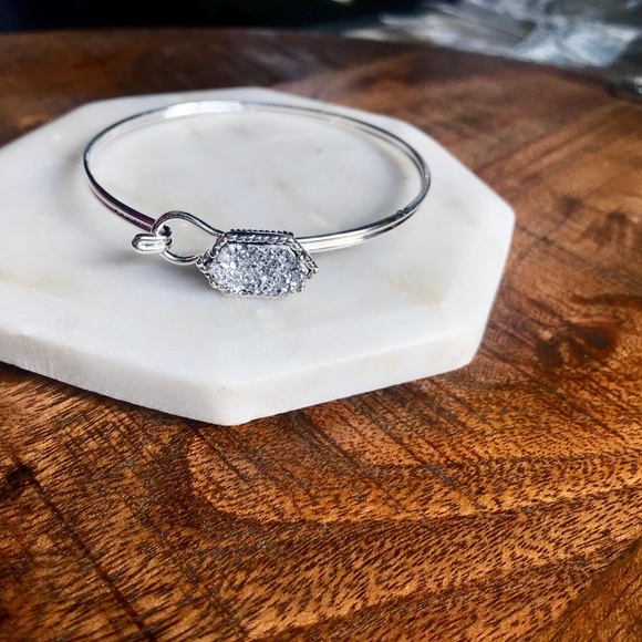 Tayzani Jewelry - Silver Radiant Plated Dainty Druzy Stone Bangle